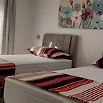 Ana Marija *