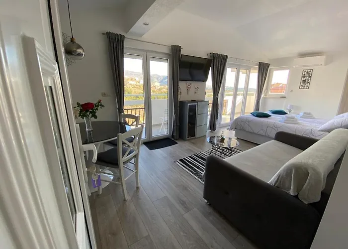 Ana Marija Lägenhet Solin